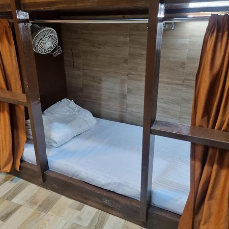 Unibed Dormitory 뭄바이 외부 사진