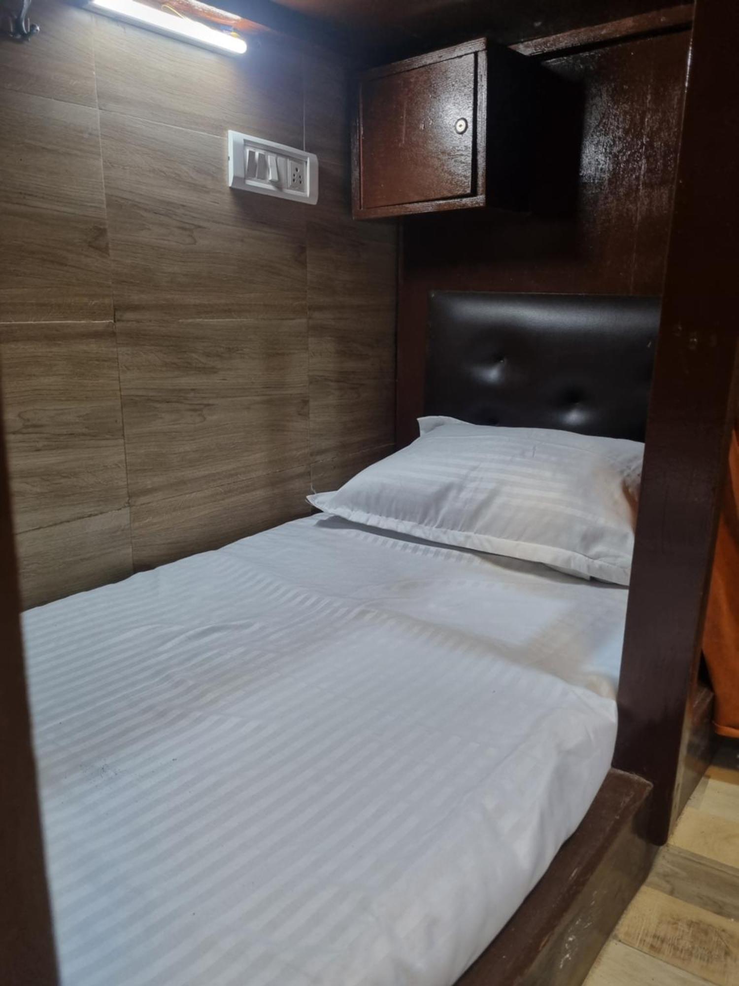 Unibed Dormitory 뭄바이 외부 사진