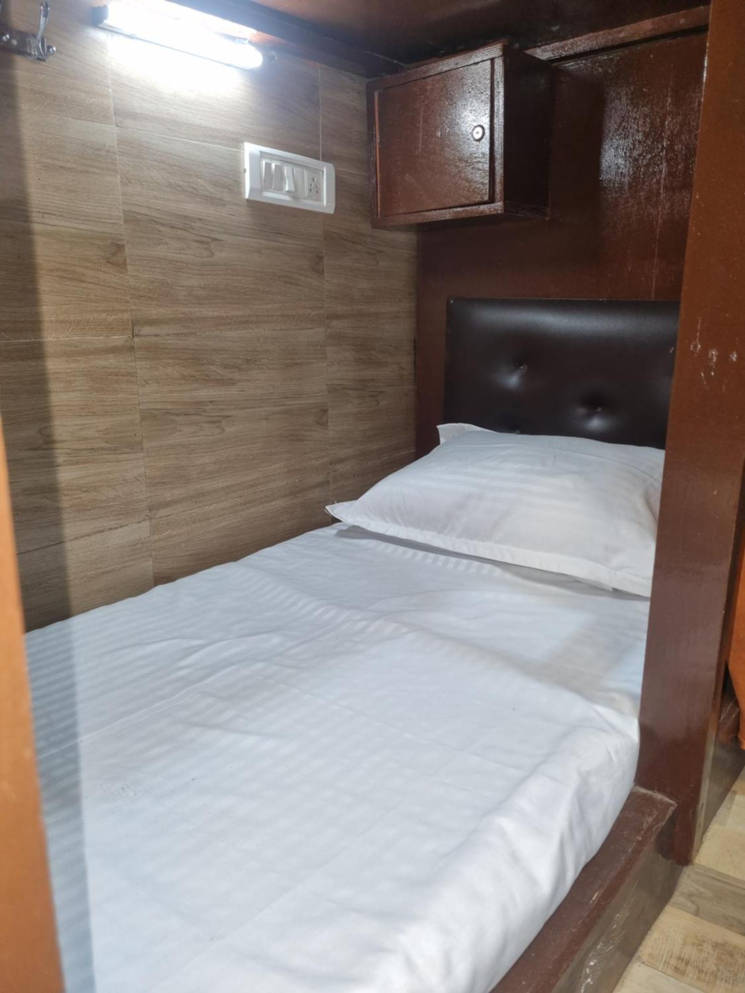 Unibed Dormitory 뭄바이 외부 사진